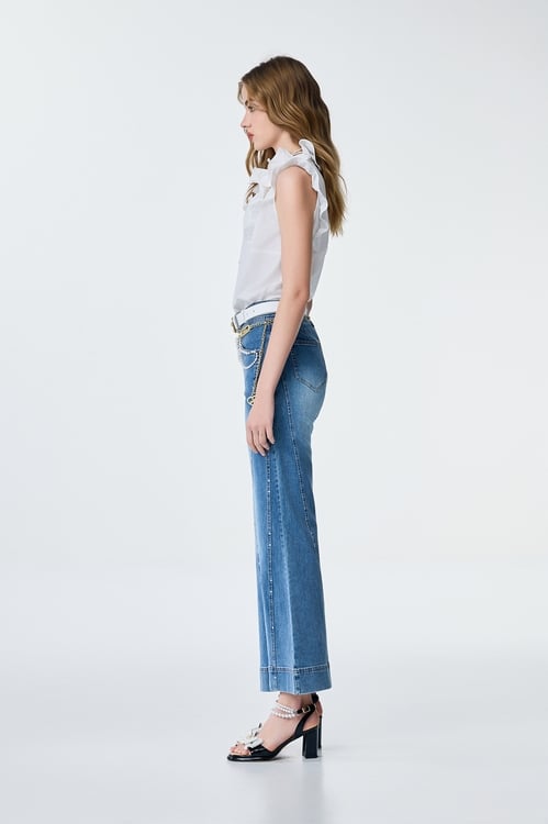 Ruffle Detail White Vest,Necklaces