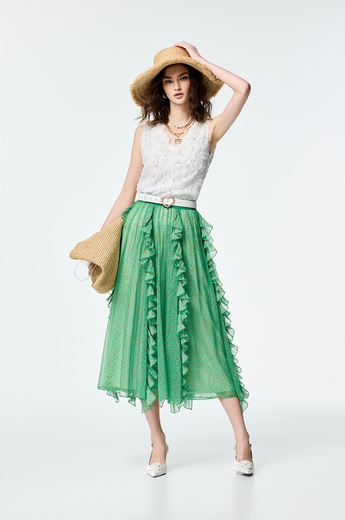 3-D Floral Detail V-neck Vest,V-Neck T shirts