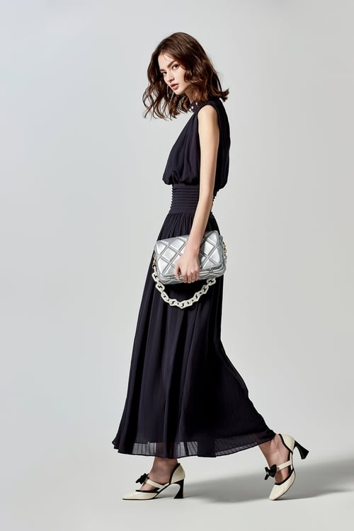 V-neck Navy Maxi Dress With Pearl Detail,,V-neck Navy Maxi Dress With Pearl Detail,cocktaildresses,Evening dresses,Season (AW) Look,bows,cocktaildresses,Season (SS) Look,Evening dresses,Lace,bows,Dresses,cocktaildresses,Season (SS) Look,pearl,Evening dresses