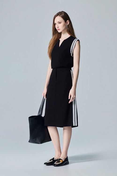 Contrast Trim Detail Sports Style Skirt,,Contrast Trim Detail Sports Style Skirt,Tops,Season (SS) Look,Culottes,Season (SS) Look,pants,Tops,Season (SS) Look,White tops,Culottes,Season (SS) Look,pants,Embroidered,Season (AW) Look,Midi skirts,Black skirts