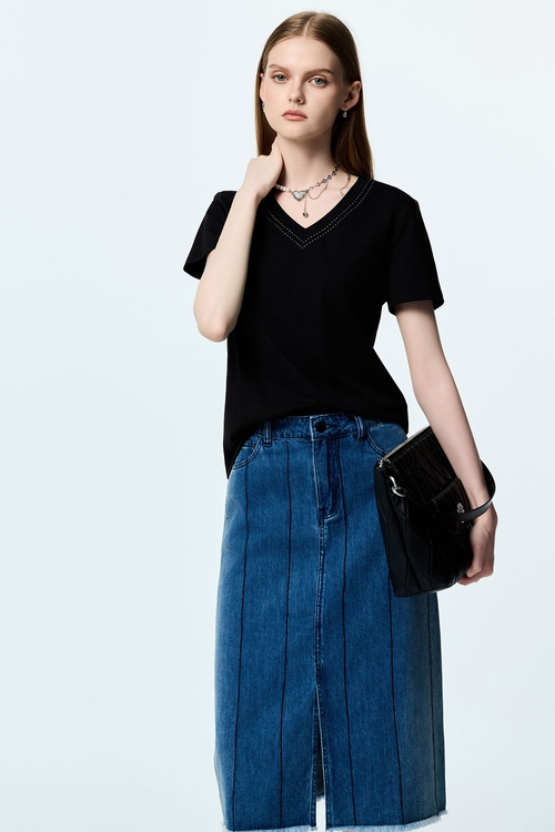 V-neck Contrast Stitch Detail Tee,Black tops,black tops