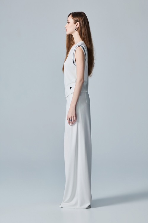 Contrast Trim Detail Sports Style Vest,,Contrast Trim Detail Sports Style Vest,Tops,Season (SS) Look,Culottes,Season (SS) Look,pants,Tops,Season (SS) Look,White tops,Culottes,Season (SS) Look,pants,Embroidered,Season (AW) Look,Midi skirts,Black skirts,sleeveless tops,Tops,White tops,Season (AW) Look,sleeveless tops,black tops