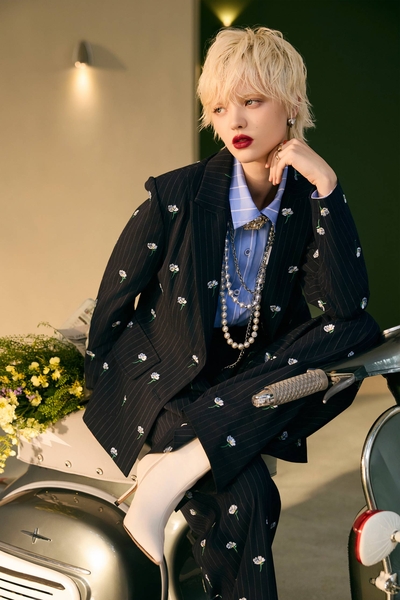 Floral Embroidery Pinstripe Blazer