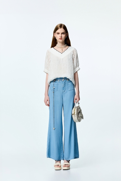 Soft Denim Jeans With Chain Belt Accessory