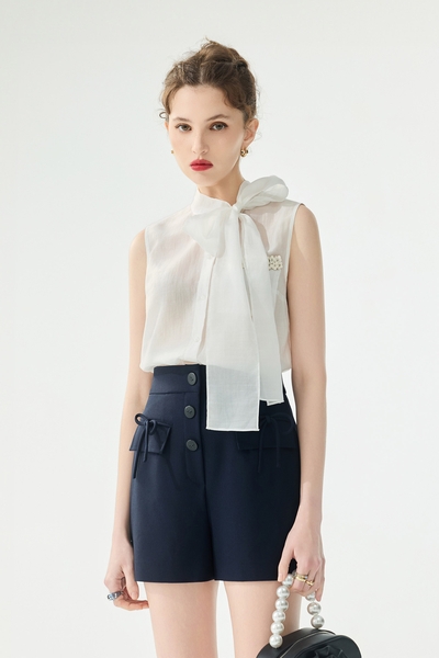 Bow Collar Detail White Vest