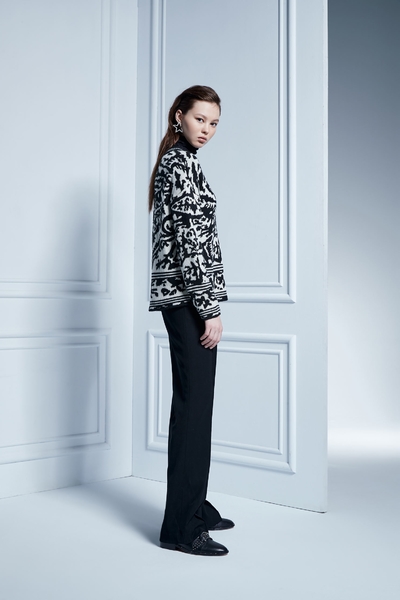 Long Sleeve Graphic Knit Top