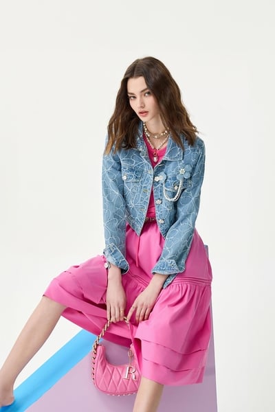 3-D Floral Detail Short Sleeve Tee