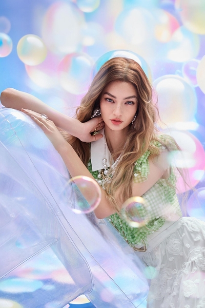 Contrast Floral Ruffle Detail Plaid Vest