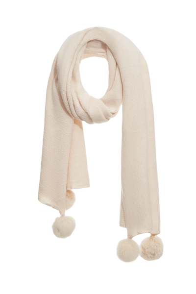 Simple Pom Pom Scarf